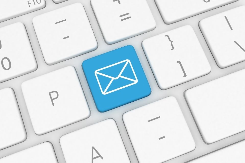 5 λόγοι για τους οποίους είναι σημαντικό να έχετε μια custom διεύθυνση email για την επιχείρησή σας - Digital Node Agency - digitalnode.gr